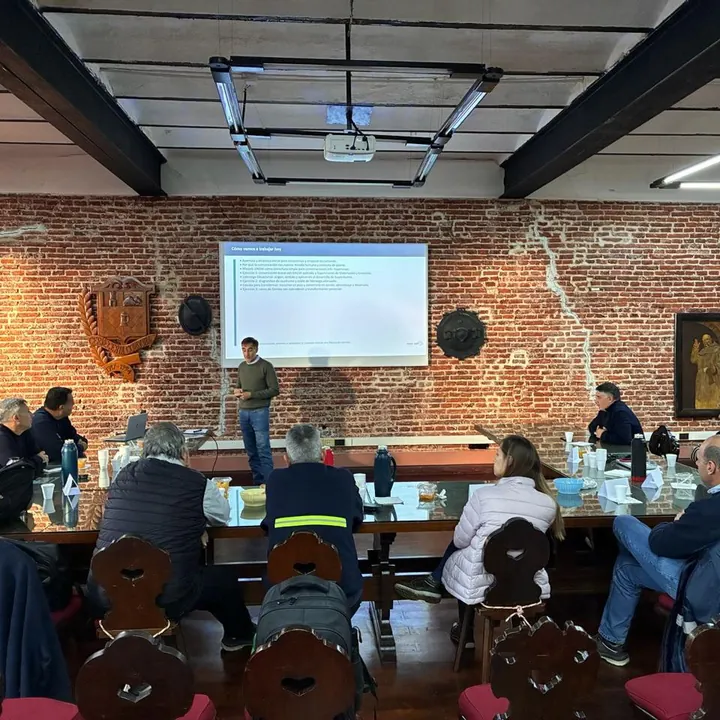 Oscar Díaz facilitando un taller de gestión del cambio